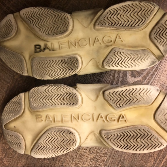 Balenciaga Triple S Sneaker - Picture 7 of 7